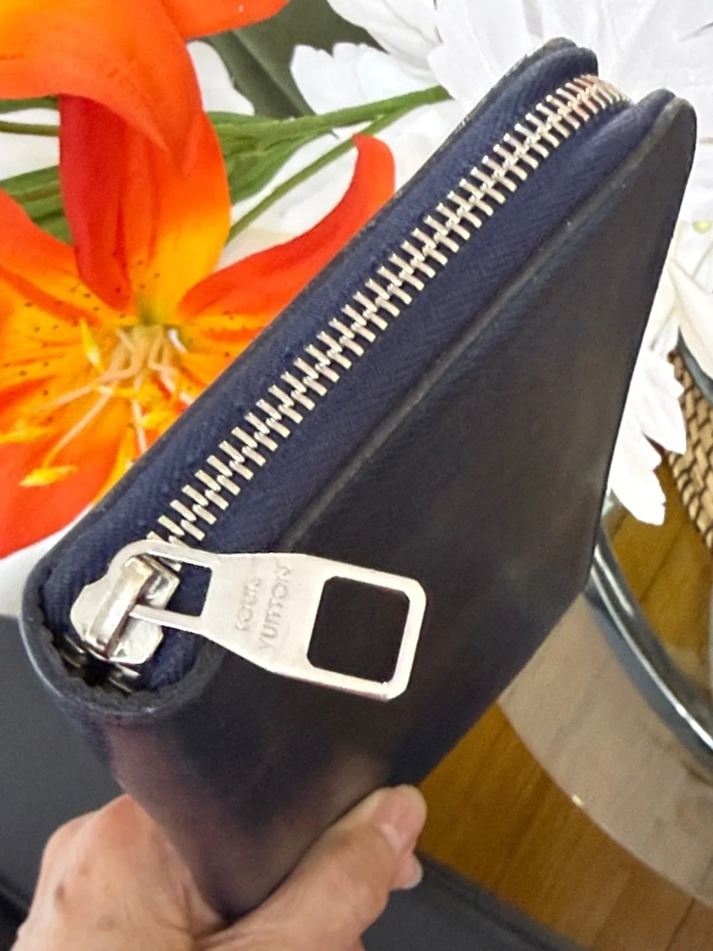 Louis Vuitton Deep Blue Zip Wallet in Textured Leather - Picture 5 of 16